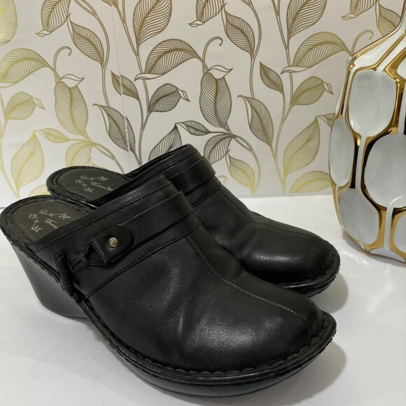 Thom mcAn Womens Black Leather Mule Clogs With Strap Detail 7.5 Comfortable Slip - Picture 1 of 10